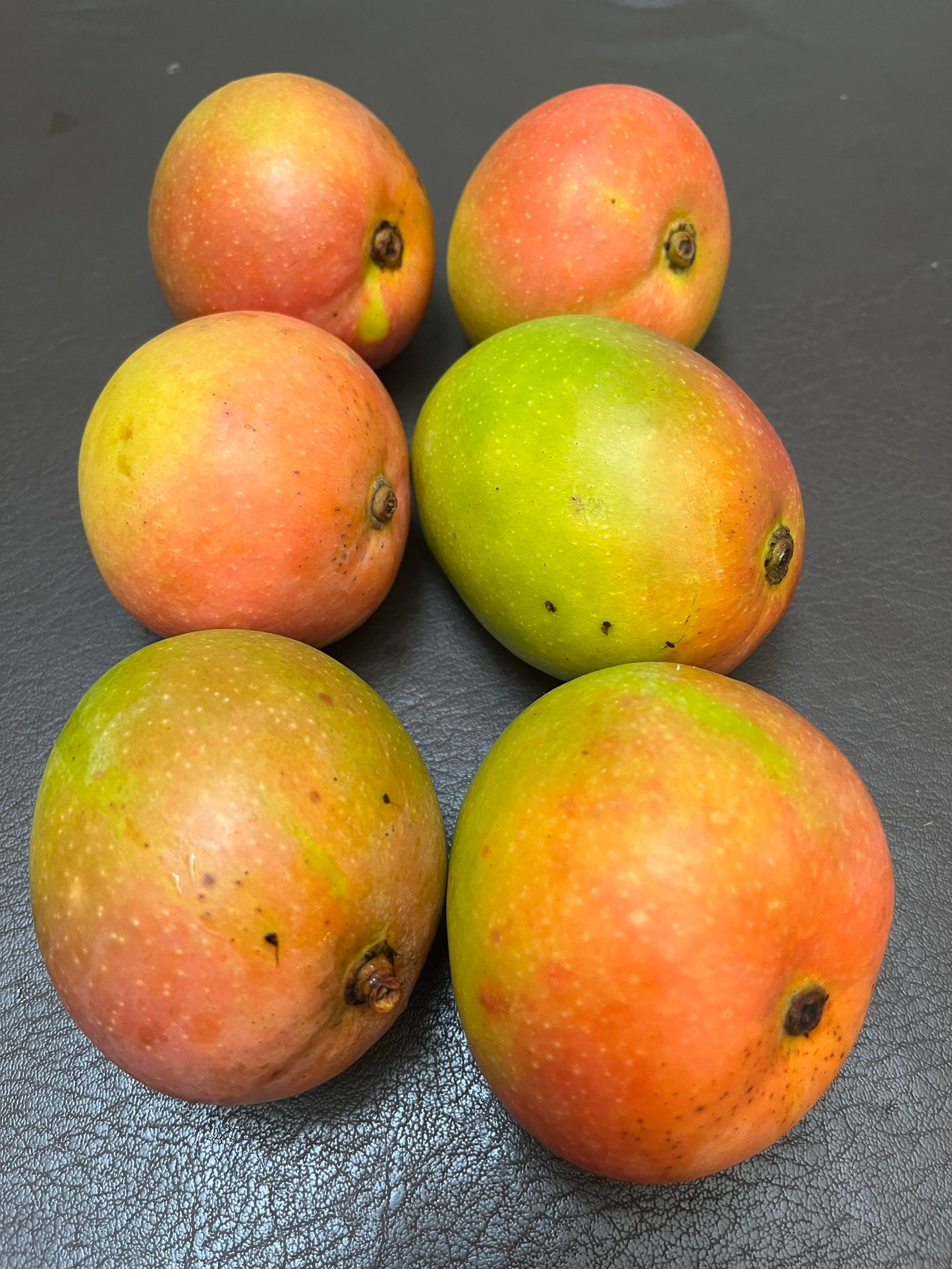 6 certified Organic Mangoes